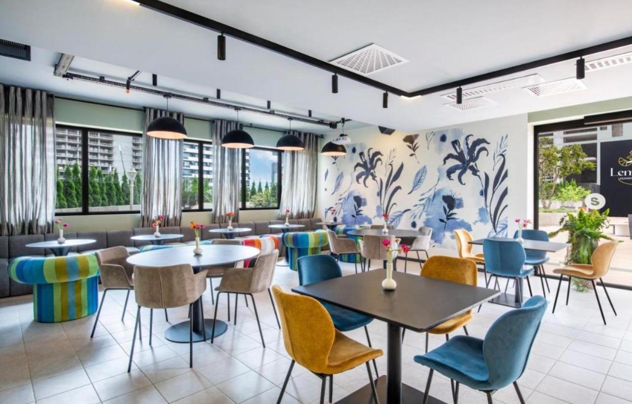 Nova Luxe Hotel & Residences Batumi Bagian luar foto