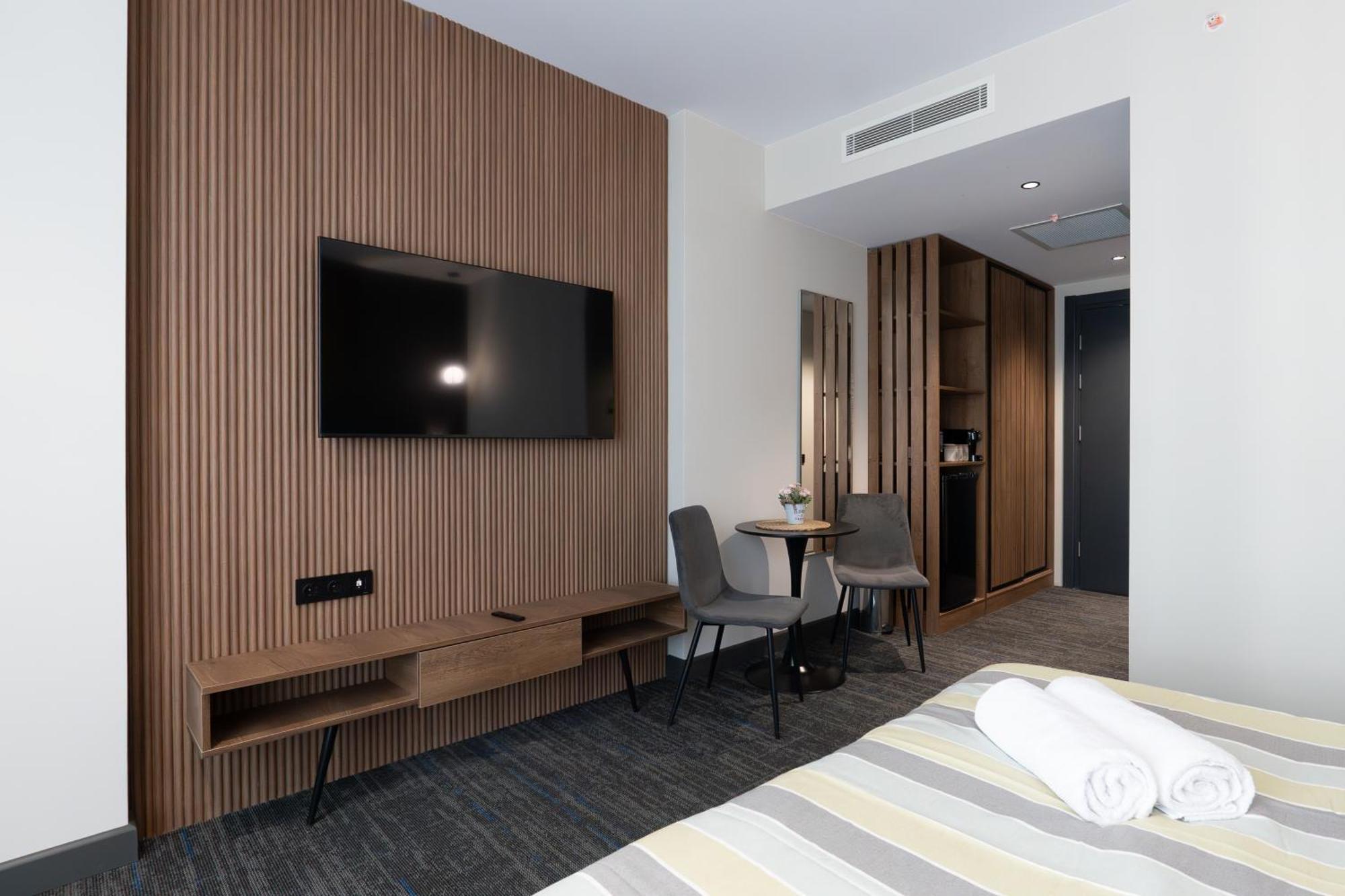 Nova Luxe Hotel & Residences Batumi Bagian luar foto