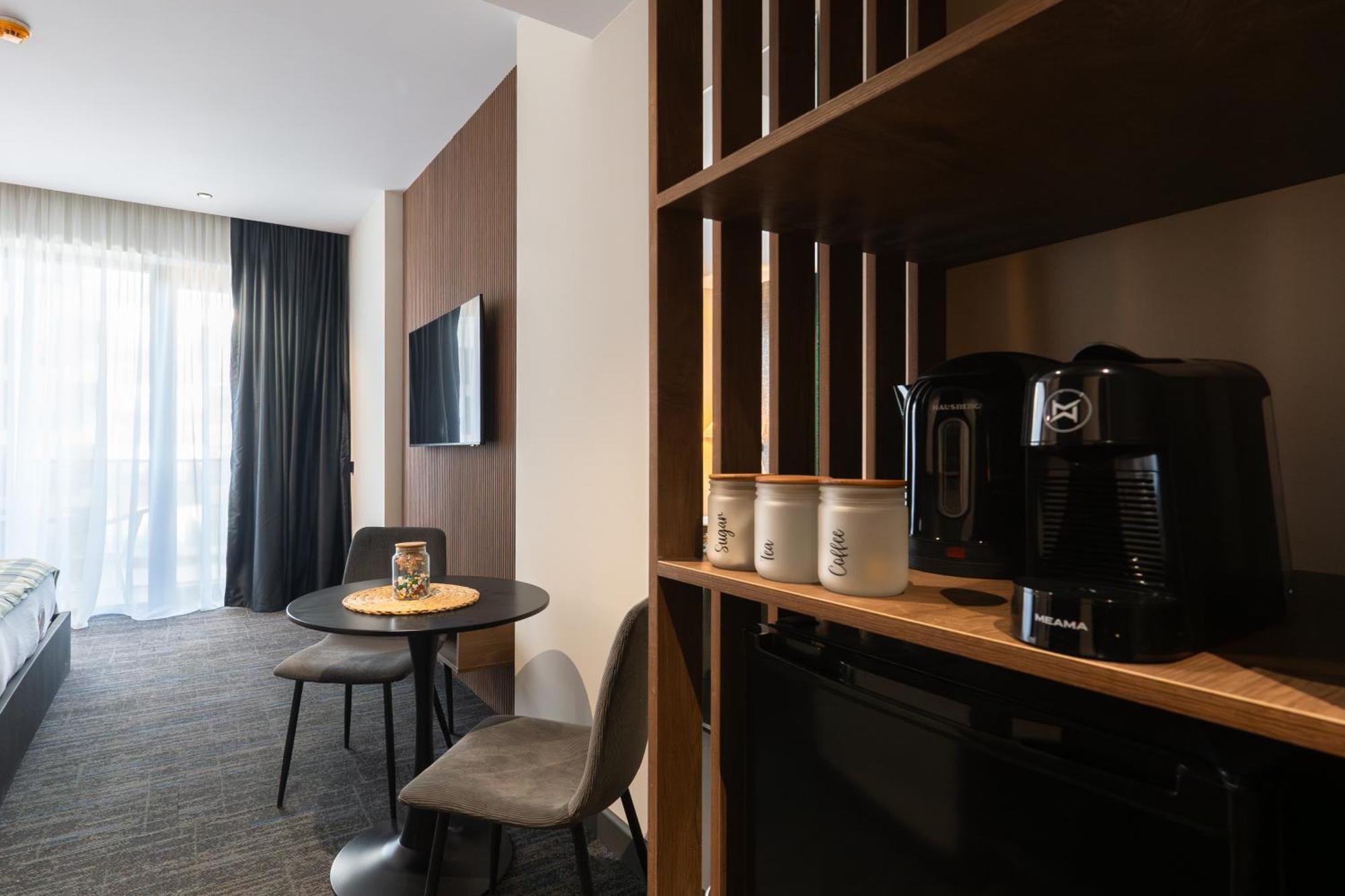 Nova Luxe Hotel & Residences Batumi Bagian luar foto