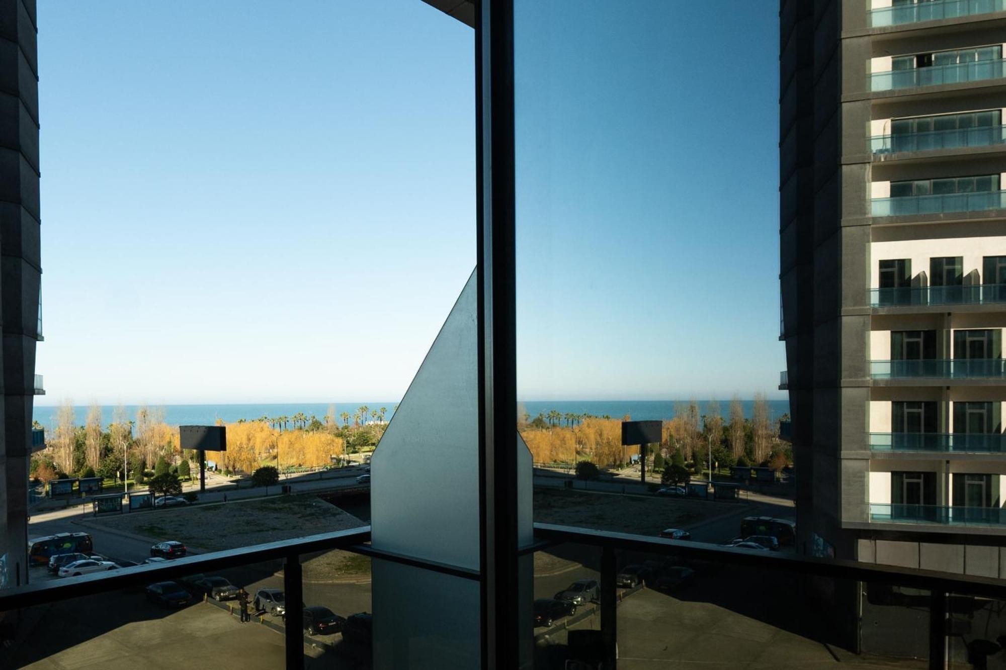 Nova Luxe Hotel & Residences Batumi Bagian luar foto
