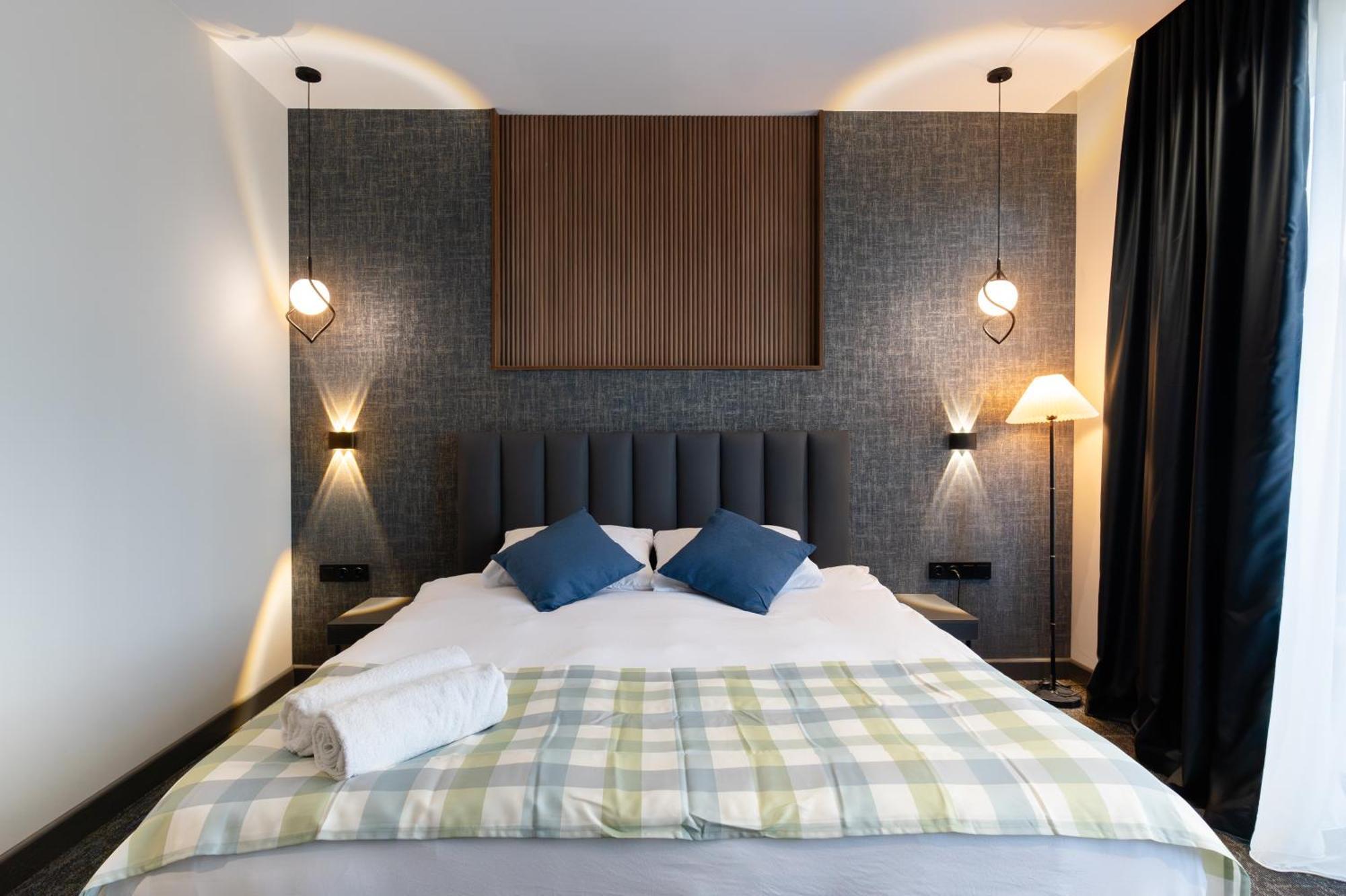 Nova Luxe Hotel & Residences Batumi Bagian luar foto