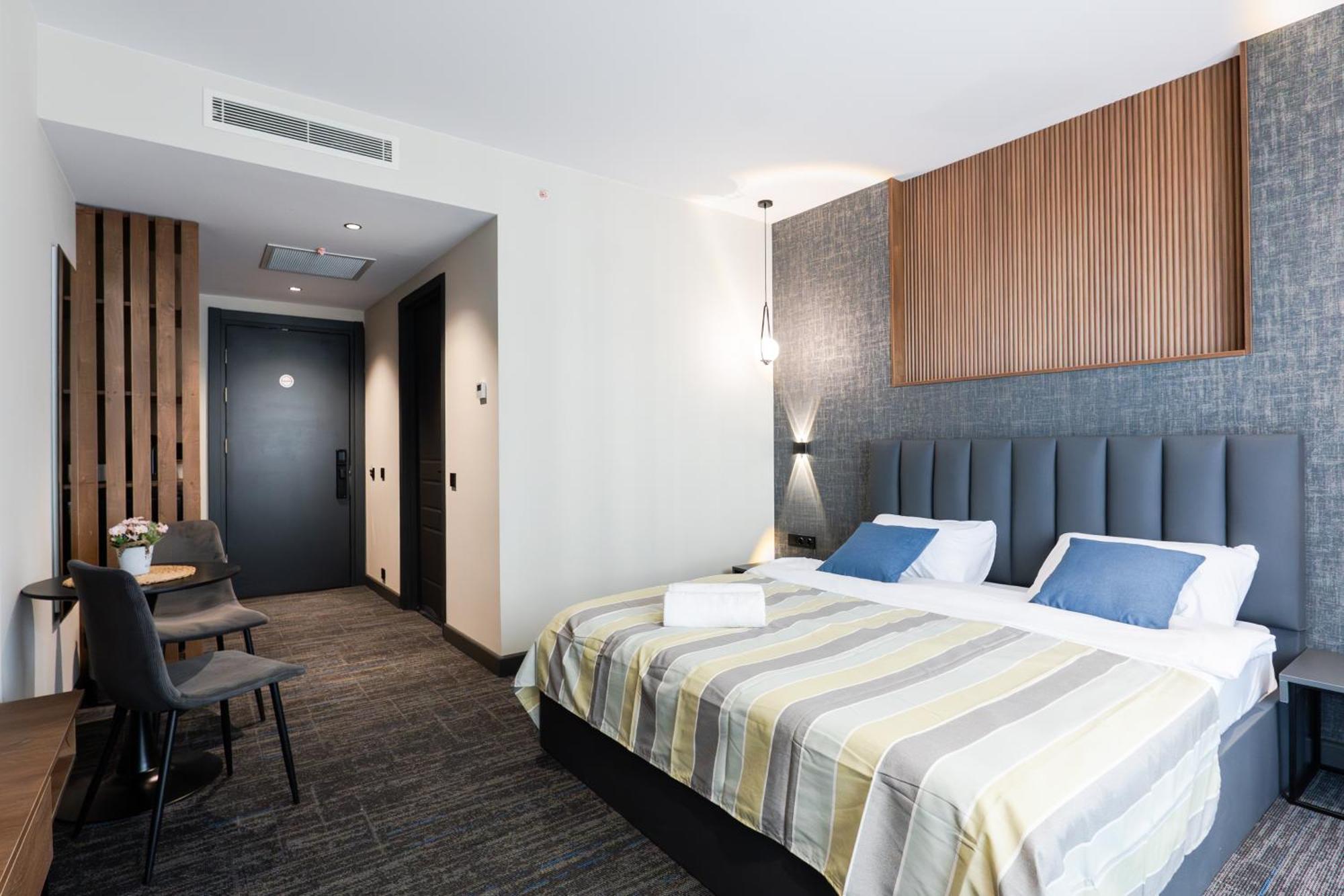 Nova Luxe Hotel & Residences Batumi Bagian luar foto