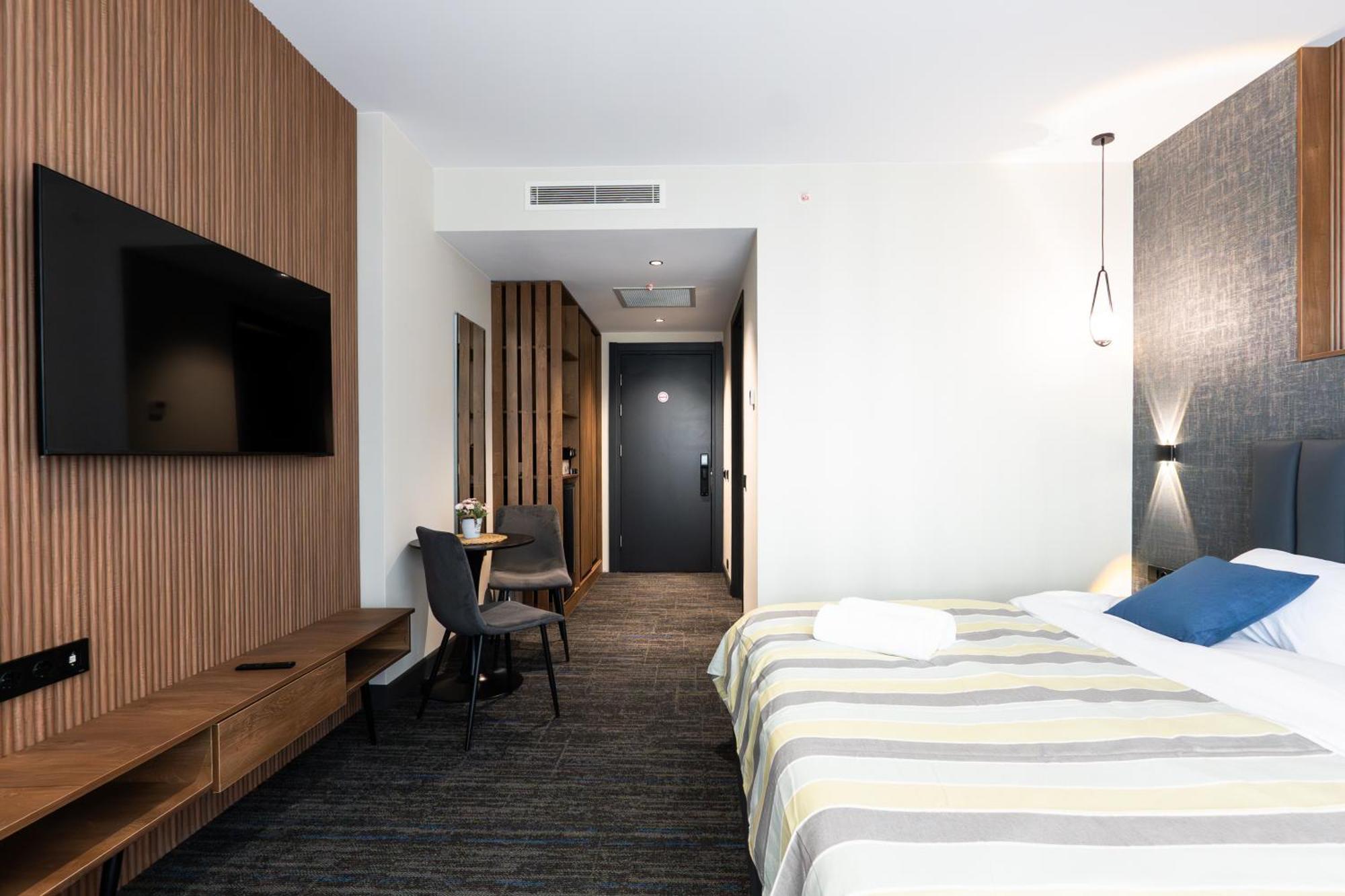 Nova Luxe Hotel & Residences Batumi Bagian luar foto