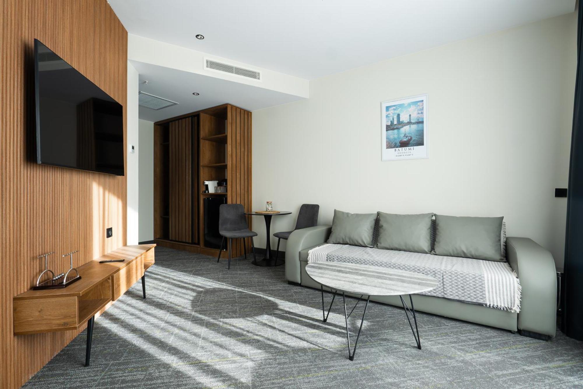 Nova Luxe Hotel & Residences Batumi Bagian luar foto