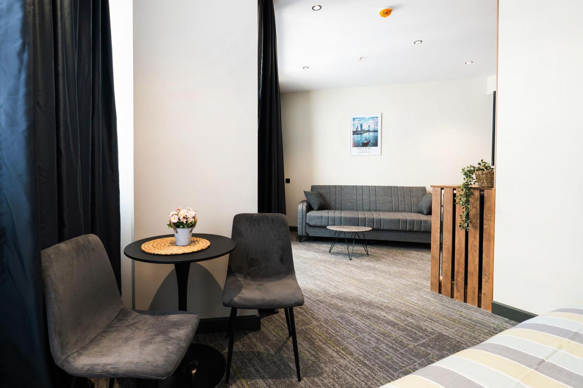 Nova Luxe Hotel & Residences Batumi Bagian luar foto