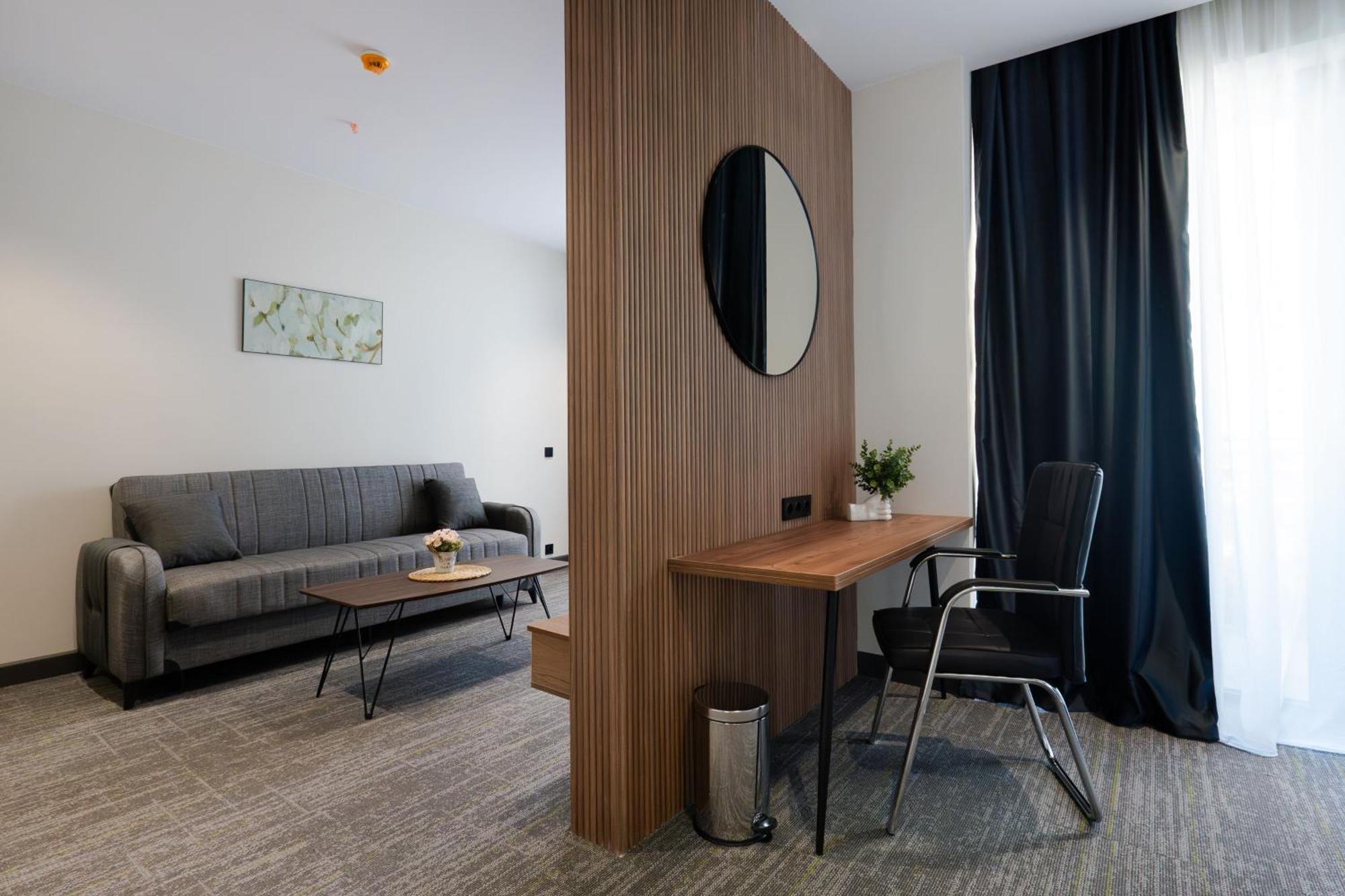 Nova Luxe Hotel & Residences Batumi Bagian luar foto
