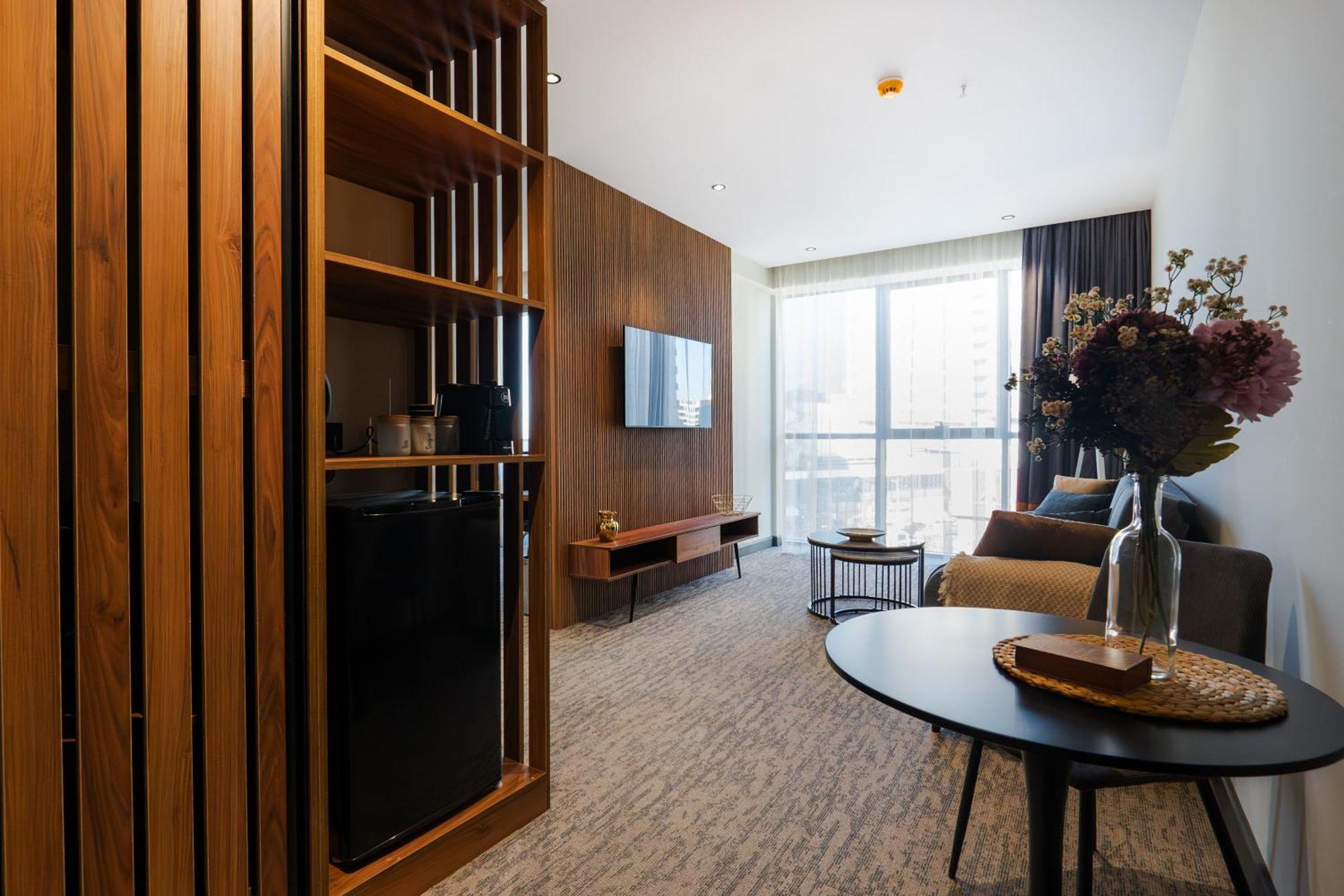 Nova Luxe Hotel & Residences Batumi Bagian luar foto