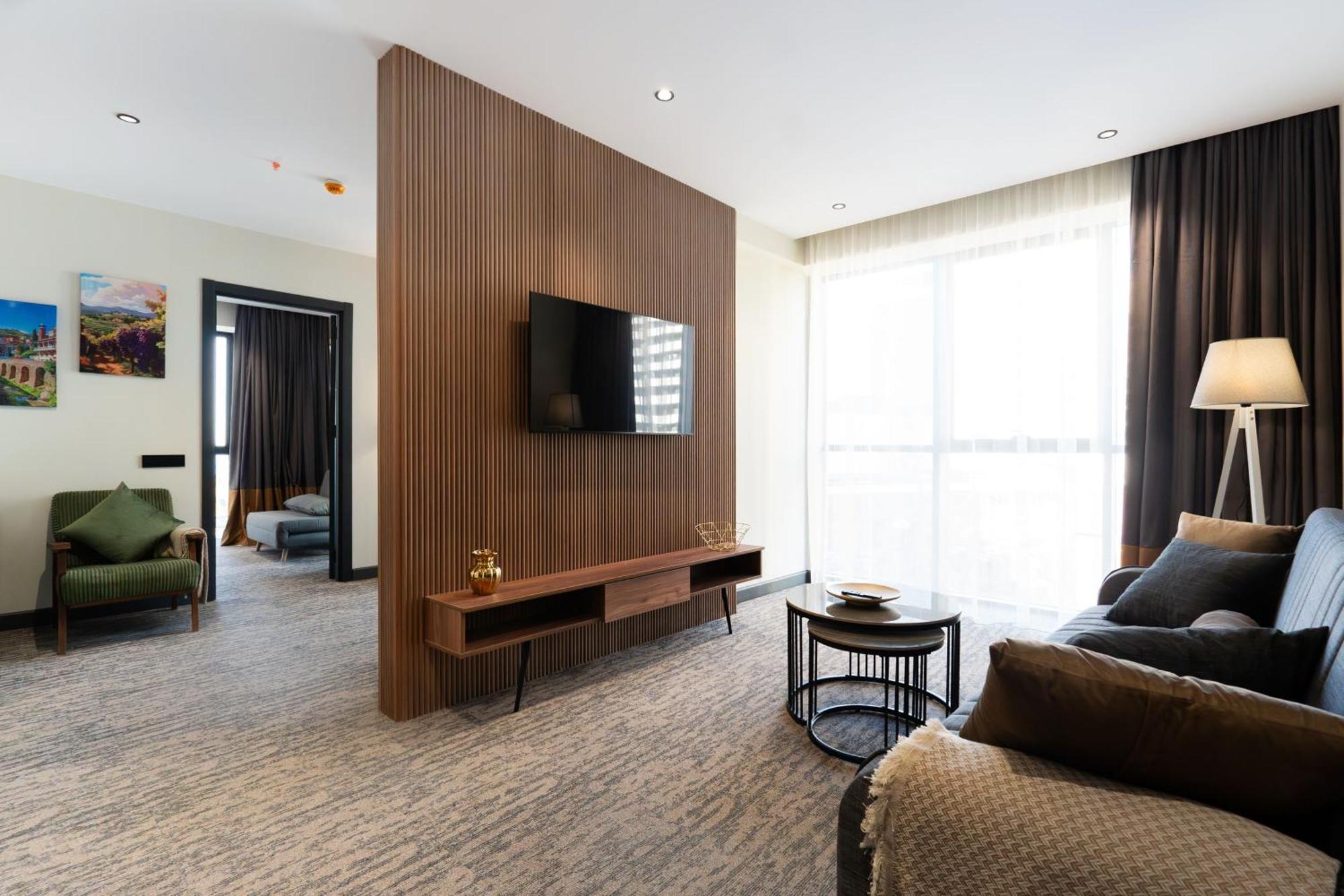 Nova Luxe Hotel & Residences Batumi Bagian luar foto