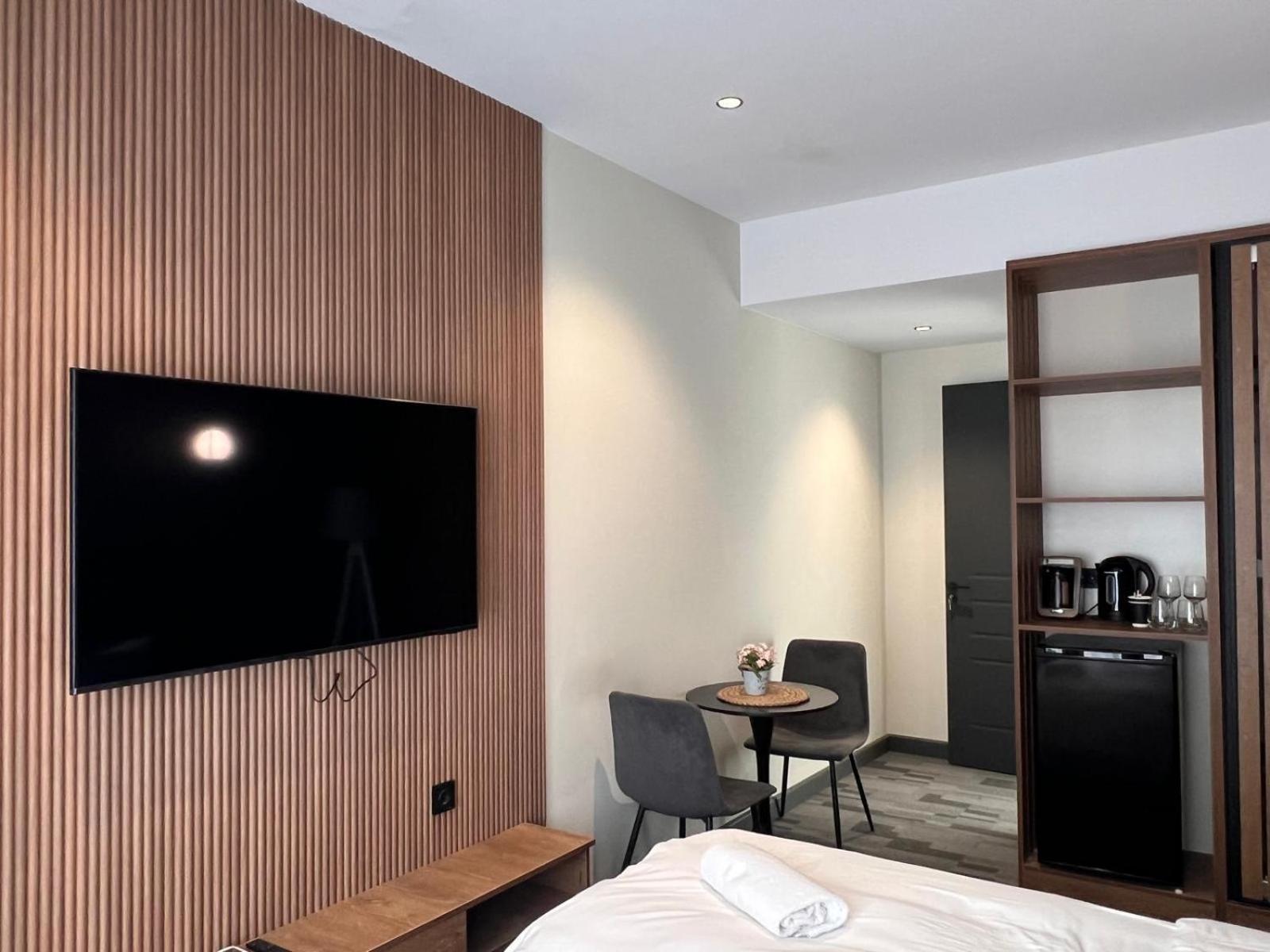 Nova Luxe Hotel & Residences Batumi Bagian luar foto